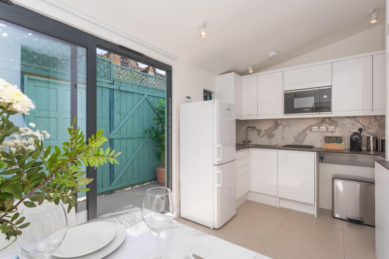 The Blue Door Apartment Bath Bagian luar foto