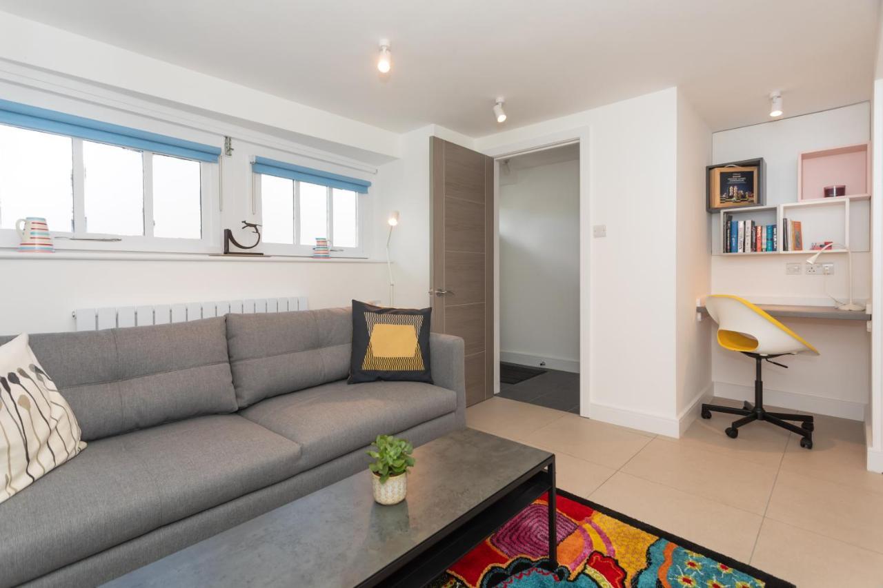 The Blue Door Apartment Bath Bagian luar foto
